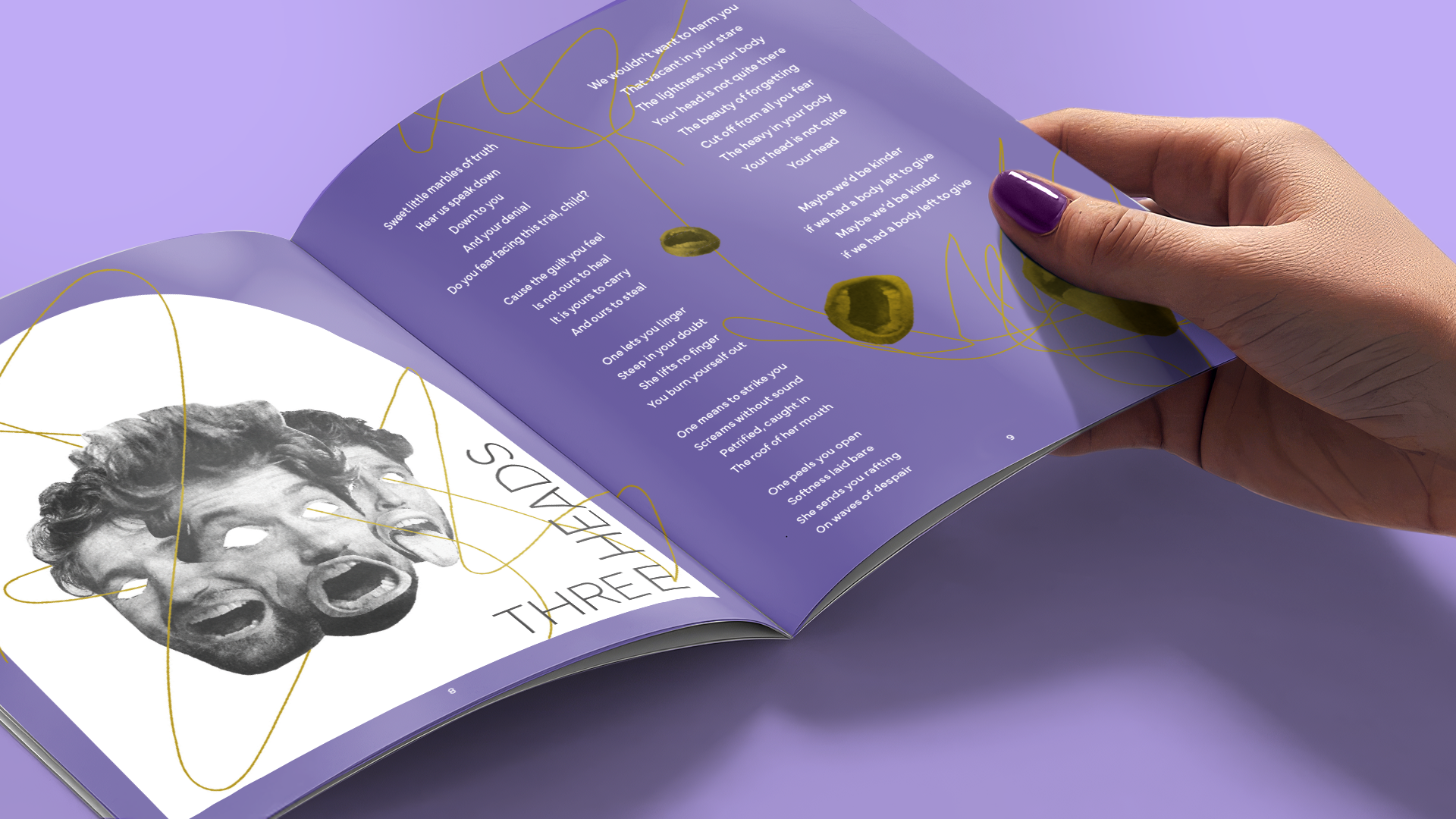 Offenes CD-Booklet mit Doppelseite über den Song "Three Heads". Das Cover wird links abgebildet, der Songtext rechts.